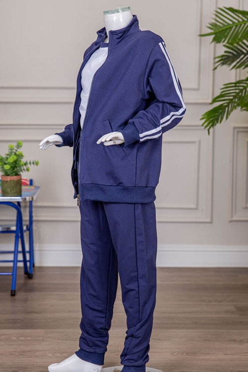 طقم رياضي بناتي مدارس 3 قطع لون كحلي تيشيرت أبيض داخلي و جاكيت ذو أكمام طويلة بسحاب و جيوب من الأمام و بنطلون برباط و زم من الأسفل