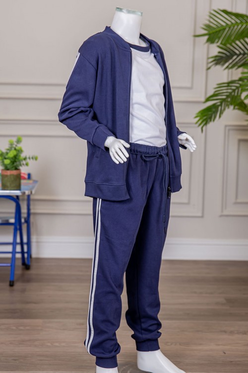 طقم رياضي بناتي مدارس 3 قطع لون كحلي تيشيرت أبيض داخلي و جاكيت ذو أكمام طويلة بسحاب و جيوب من الأمام و بنطلون برباط و زم من الأسفل