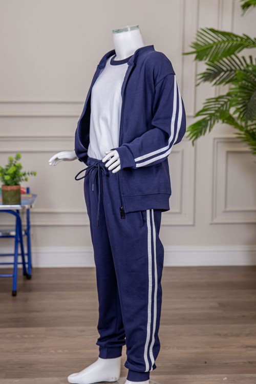 طقم رياضي بناتي مدارس 3 قطع لون كحلي تيشيرت أبيض داخلي و جاكيت ذو أكمام طويلة بسحاب و جيوب من الأمام و بنطلون برباط و زم من الأسفل