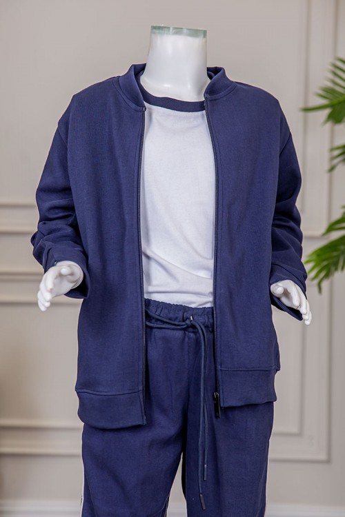 طقم رياضي بناتي مدارس 3 قطع لون كحلي تيشيرت أبيض داخلي و جاكيت ذو أكمام طويلة بسحاب و جيوب من الأمام و بنطلون برباط و زم من الأسفل