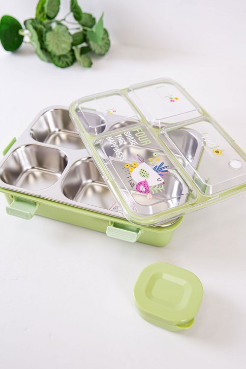 حافظة طعام مدرسية متعددة الألوان مقسمة و مزينة بكتابات و رسومات مع ملعقة و عيدان معدنية
