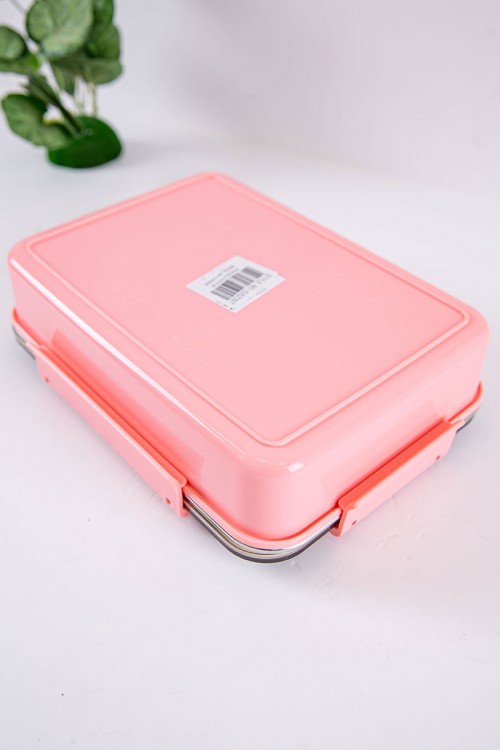 حافظة طعام مدرسية لون وردي مقسمة و مزينة برسومات كرتونية مع ملعقة و عيدان بلاستيكية