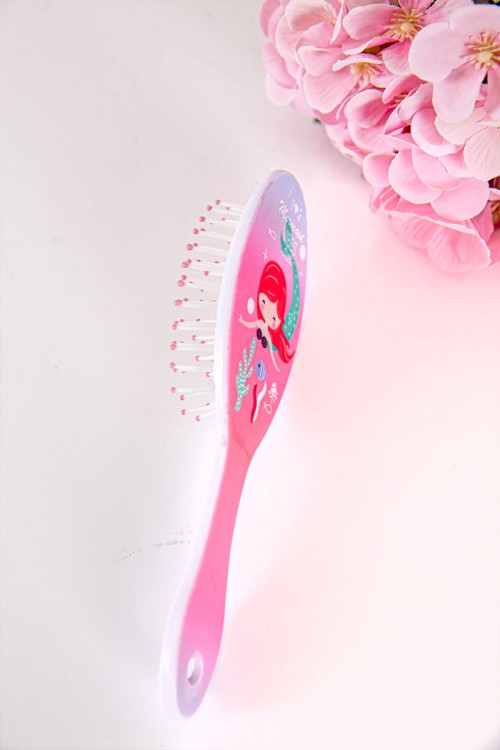 فرشاة شعر بناتي لون وردي مزينة برسومات كرتونية