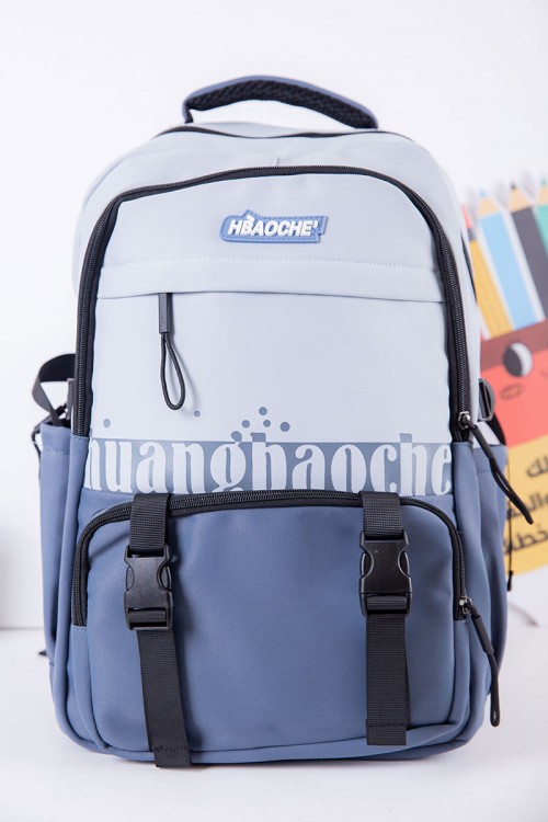 شنطة ظهر مدرسية ولادي بلونين أزرق فاتح و غامق و بجيوب متعددة