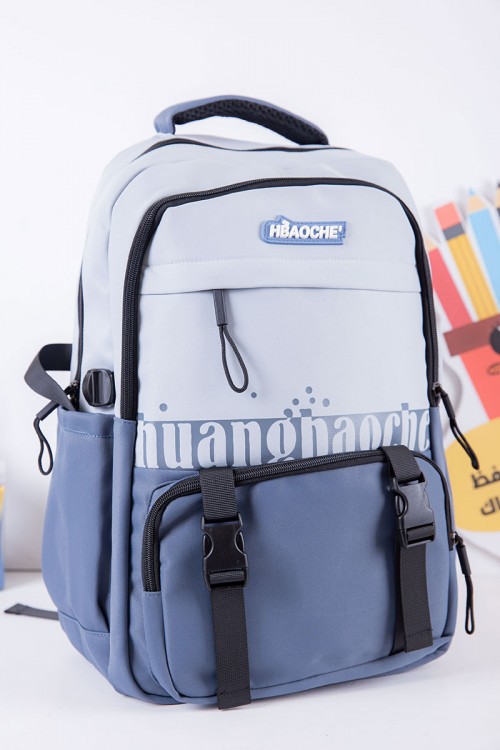 شنطة ظهر مدرسية ولادي بلونين أزرق فاتح و غامق و بجيوب متعددة
