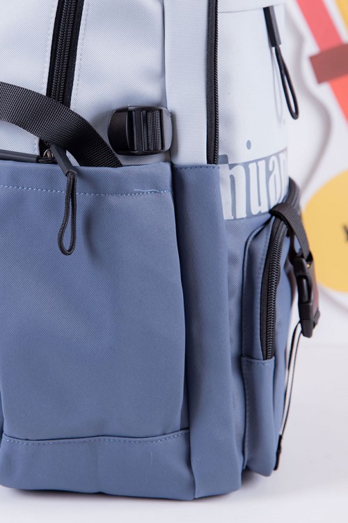 شنطة ظهر مدرسية ولادي بلونين أزرق فاتح و غامق و بجيوب متعددة