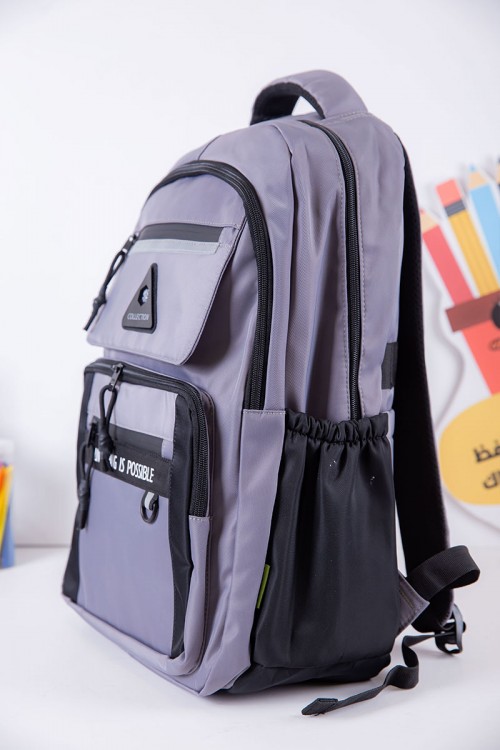 شنطة ظهر مدرسية ولادي لون رصاصي بجيوب متعددة