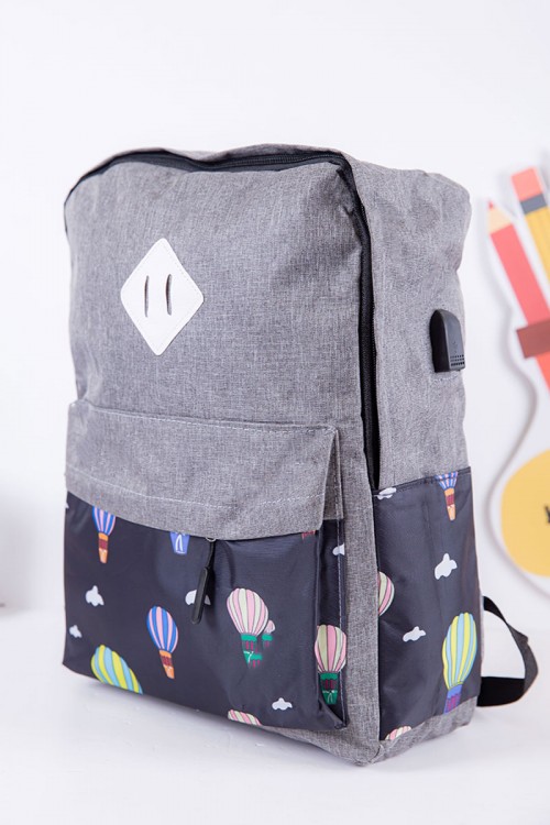 طقم شنط مدرسية 3 قطع لون أسود و رصاصي مزينة برسومات كرتونية بجيوب متعددة