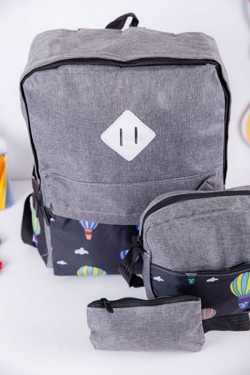 طقم شنط مدرسية 3 قطع لون أسود و رصاصي مزينة برسومات كرتونية بجيوب متعددة