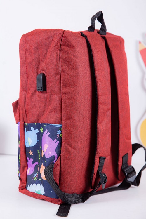 طقم شنط مدرسية قطعتين لون أحمر و كحلي مزينة برسومات كرتونية بجيوب متعددة