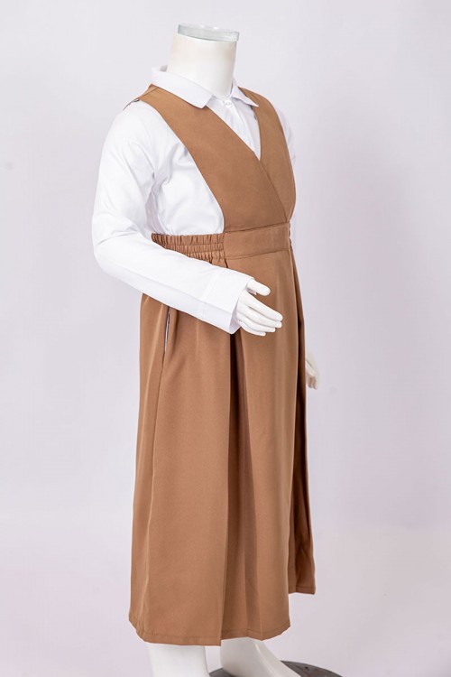 مريول مدرسي بناتي روضة لون بيج ياقة قصة سبعة بزم في الخصر و جيب من اليمين مع قميص أبيض ياقة مطوية  بأزرار من الأمام و بأكمام طويلة