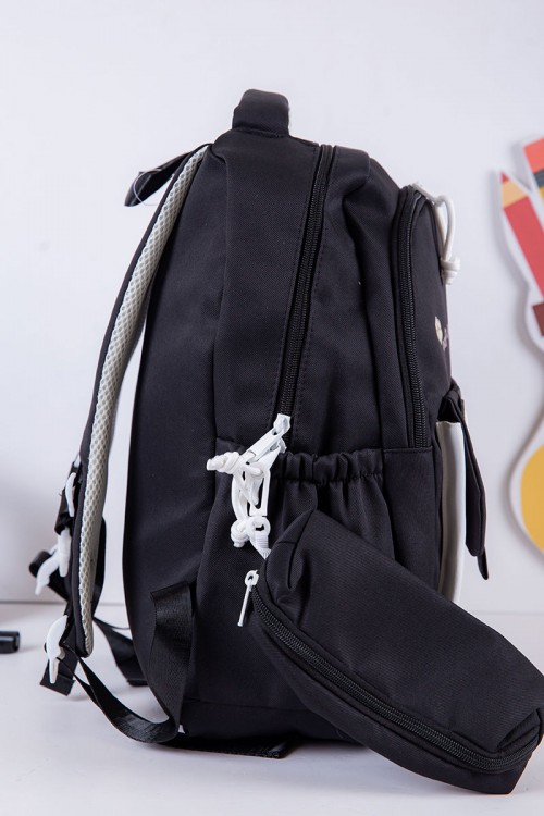 شنطة ظهر مدرسية متعددة الألوان بجيوب متعددة