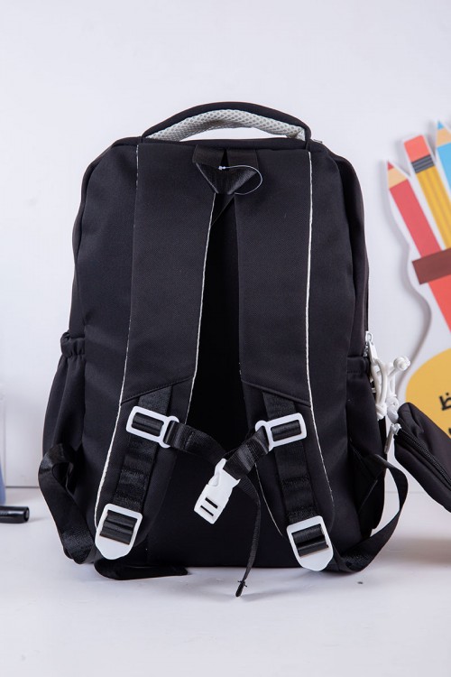 شنطة ظهر مدرسية متعددة الألوان بجيوب متعددة