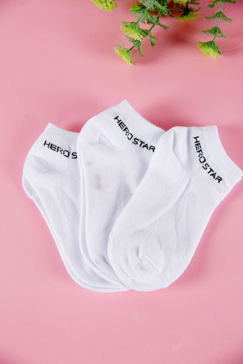 جوارب لون أبيض مزينة بكتابات و رسومات باللون الأسود 3 حبات