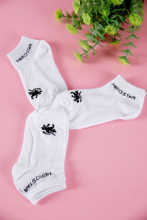 جوارب لون أبيض مزينة بكتابات و رسومات باللون الأسود 3 حبات