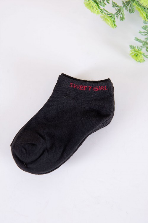 جوارب لون أسود مزينة بكتابات باللون الأحمر 3 حبات