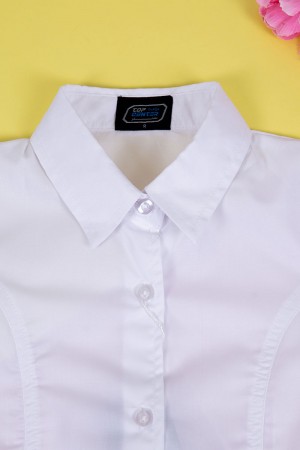 قميص مدرسي لون أبيض بياقة مطوية و بأزرار من الأمام و الأكمام 