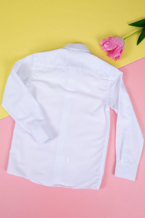 قميص مدرسي لون أبيض بياقة مطوية و بأزرار من الأمام و الأكمام
