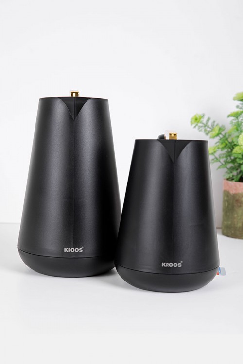 طقم 2 ترامس للقهوة و الشاي لون أسود بغطاء باللون الذهبي حافظ للحرارة و البرودة بسعة 1.5 لتر