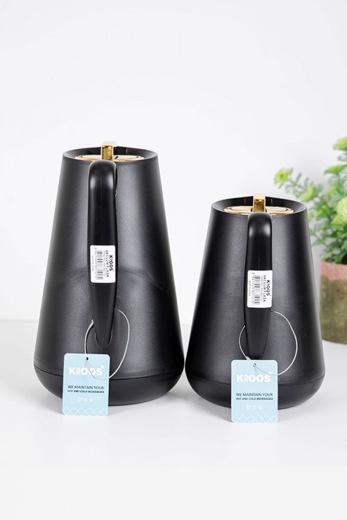 طقم 2 ترامس للقهوة و الشاي لون أسود بغطاء باللون الذهبي حافظ للحرارة و البرودة بسعة 1.5 لتر