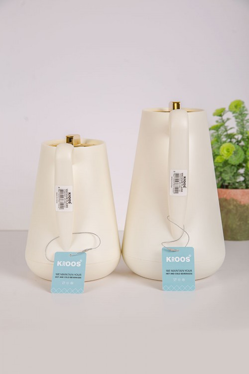 طقم 2 ترامس للقهوة و الشاي لون اوف وايت بغطاء باللون الذهبي حافظ للحرارة و البرودة بسعة 1.5 لتر