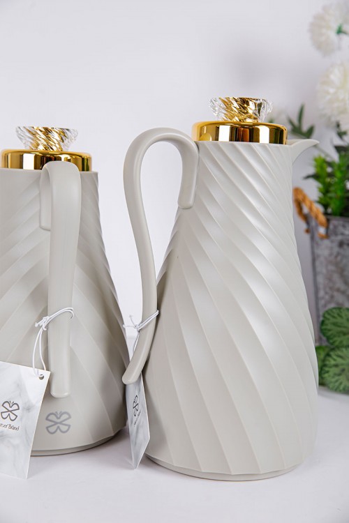 طقم 2 ترامس للقهوة و الشاي لون رمادي بغطاء باللون الذهبي حافظ للحرارة و البرودة بسعة 1.7 لتر