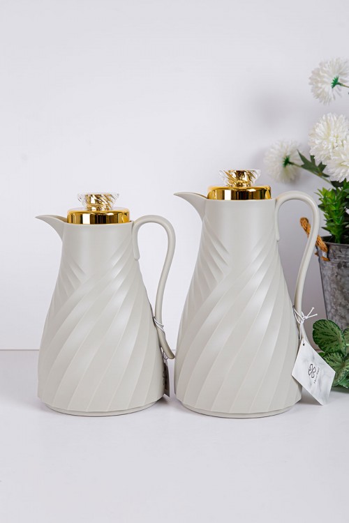 طقم 2 ترامس للقهوة و الشاي لون رمادي بغطاء باللون الذهبي حافظ للحرارة و البرودة بسعة 1.7 لتر