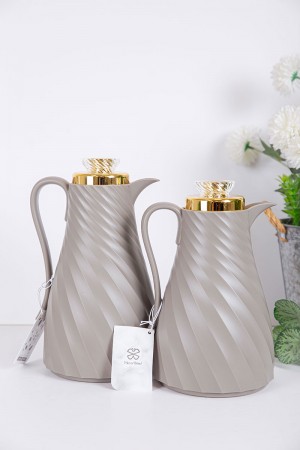 طقم 2 ترامس للقهوة و الشاي لون رصاصي بغطاء باللون الذهبي حافظ للحرارة و البرودة بسعة 1.7 لتر