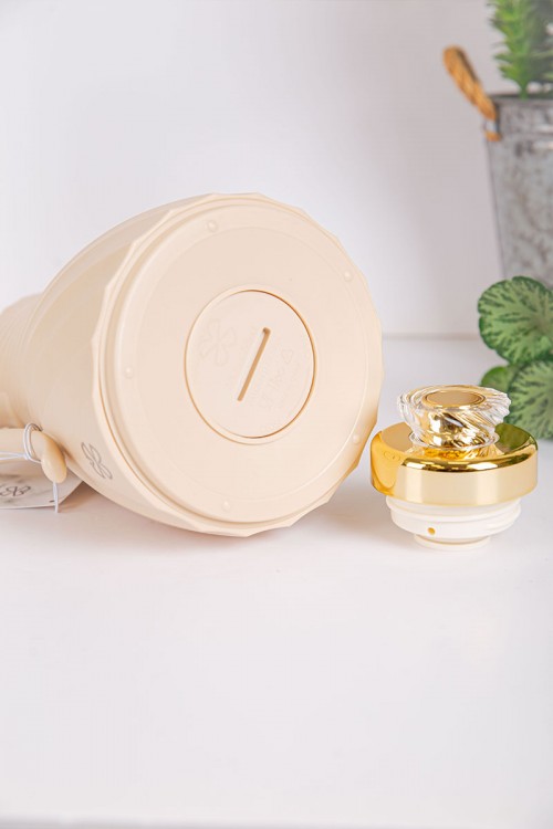 طقم 2 ترامس للقهوة و الشاي لون بيج بغطاء باللون الذهبي حافظ للحرارة و البرودة بسعة 1.7 لتر