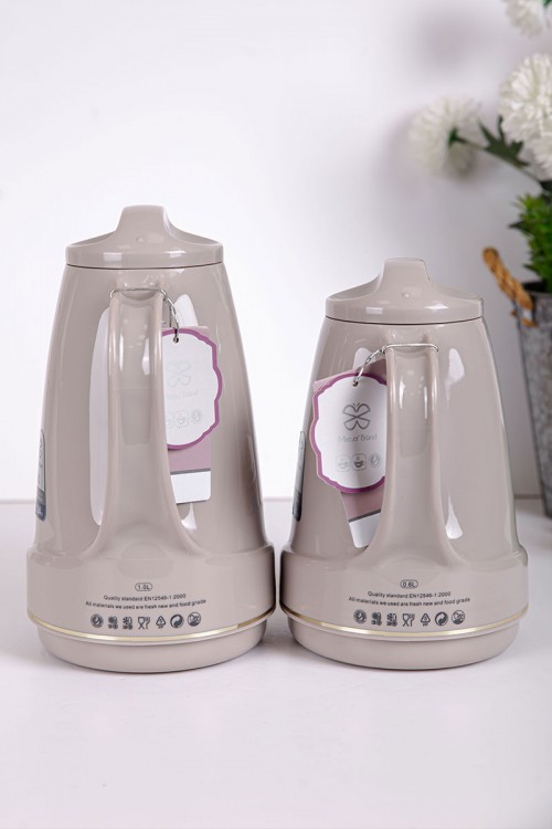 طقم 2 ترامس للقهوة و الشاي لون بيج غامق حافظ للحرارة و البرودة بسعة 1.6 لتر