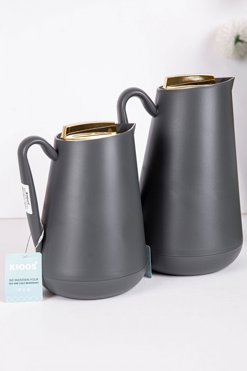 طقم 2 ترامس للقهوة و الشاي لون رصاصي بغطاء باللون الذهبي حافظ للحرارة و البرودة بسعة 1.5 لتر