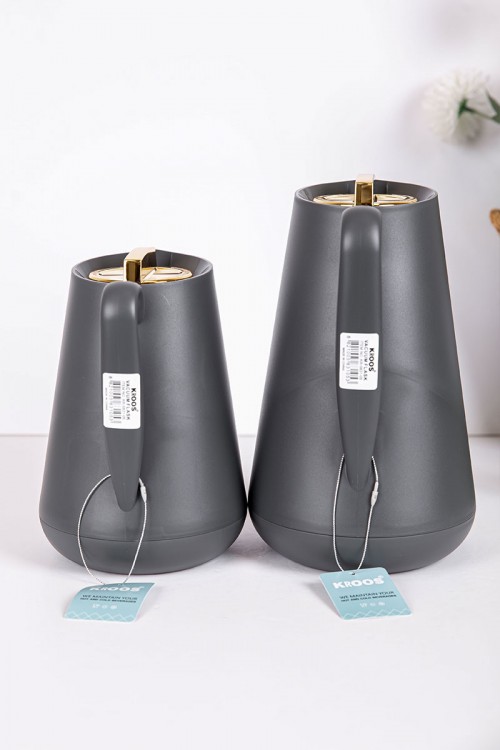 طقم 2 ترامس للقهوة و الشاي لون رصاصي بغطاء باللون الذهبي حافظ للحرارة و البرودة بسعة 1.5 لتر