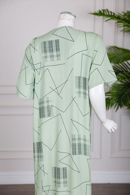 قميص نسائي طويل لون أخضر فاتح مزين بخطوط رفيعة بياقة كلفة مطرزة ذو أكمام قصيرة