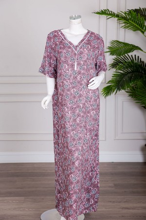 قميص نسائي طويل لون موف فاتح مشجر ياقة قصة سبعة بحبل من الأمام و أكمام قصيرة 