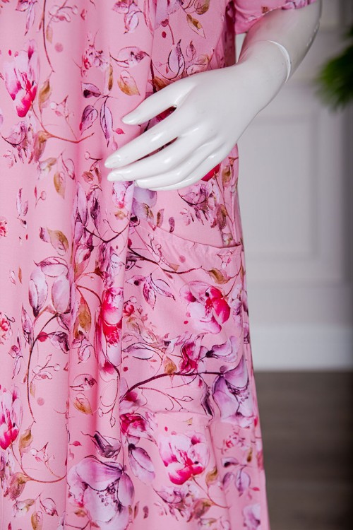 قميص نسائي ميدي لون وردي مشجر بياقة قصة سبعة و بجيوب و أكمام قصيرة