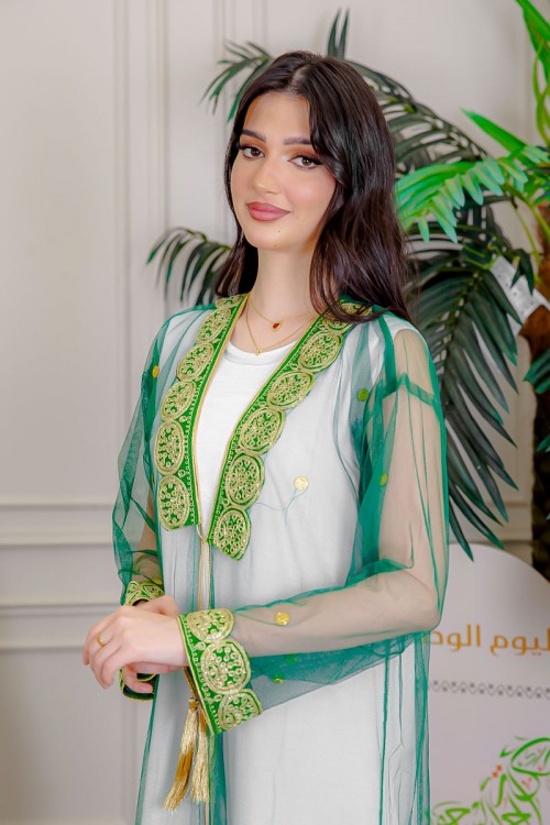 بشت-نسائي-عسيري-لليوم-الوطني-لون-أخضر-غامق-مزين-بتطريز-