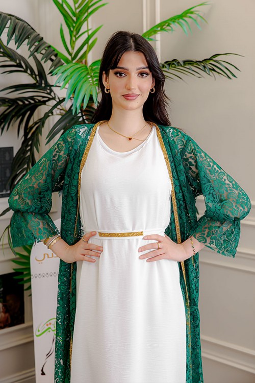 جلابية-نسائية-قطعتين-لليوم-الوطني-لون-أبيض-و-أخضر-دانتيل-بتطريز-ذهبي