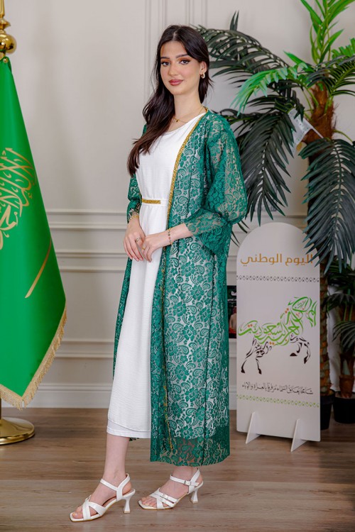 جلابية-نسائية-قطعتين-لليوم-الوطني-لون-أبيض-و-أخضر-دانتيل-بتطريز-ذهبي