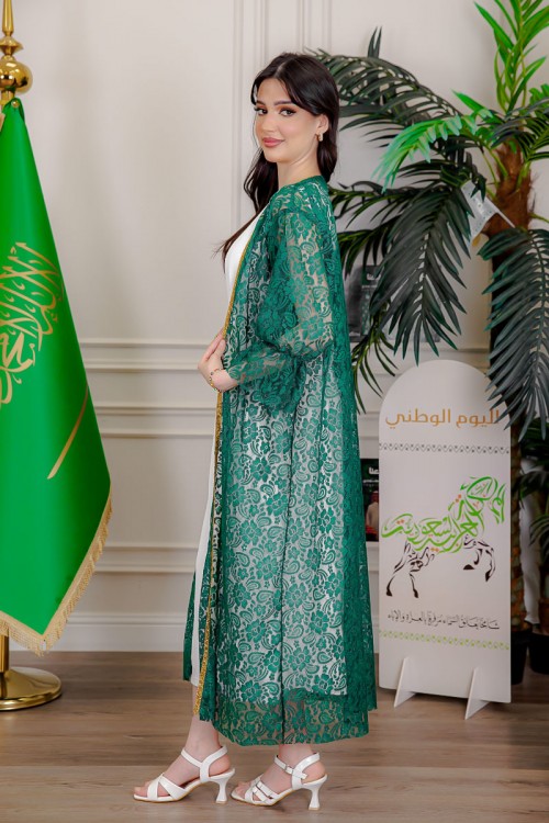 جلابية-نسائية-قطعتين-لليوم-الوطني-لون-أبيض-و-أخضر-دانتيل-بتطريز-ذهبي