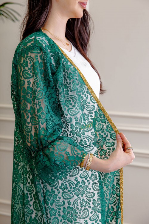 جلابية-نسائية-قطعتين-لليوم-الوطني-لون-أبيض-و-أخضر-دانتيل-بتطريز-ذهبي
