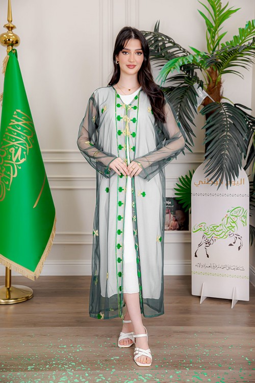 بشت نسائي عسيري لليوم الوطني لون أخضر غامق مزين بتطريز تراثي سيفين و نخلة ياقة قصة سبعة و أكمام طويلة