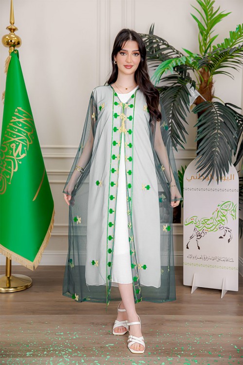 بشت نسائي عسيري لليوم الوطني لون أخضر غامق مزين بتطريز تراثي سيفين و نخلة ياقة قصة سبعة و أكمام طويلة