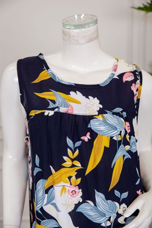 قميص نسائي قصير لون كحلي مشجر ياقة دائرية بدون أكمام