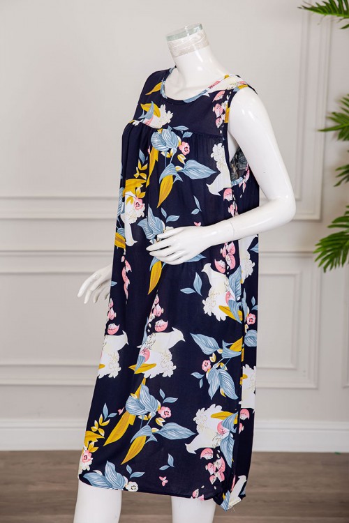 قميص نسائي قصير لون كحلي مشجر ياقة دائرية بدون أكمام