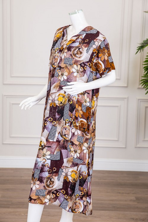 قميص نسائي ميدي مزين برسومات و أشكال ملونة بفصوص ياقة قصة سبعة و أكمام قصيرة