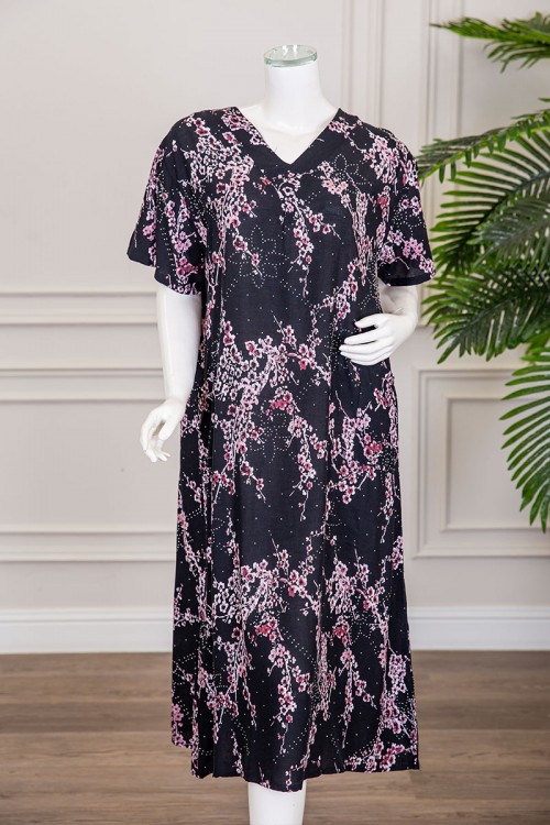 قميص نسائي ميدي لون أسود مشجر مزين بفصوص ياقة قصة سبعة و أكمام قصيرة