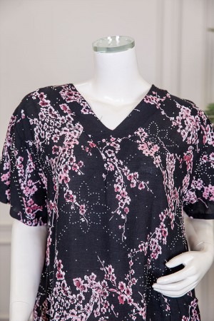 قميص نسائي ميدي لون أسود مشجر مزين بفصوص ياقة قصة سبعة و أكمام قصيرة 