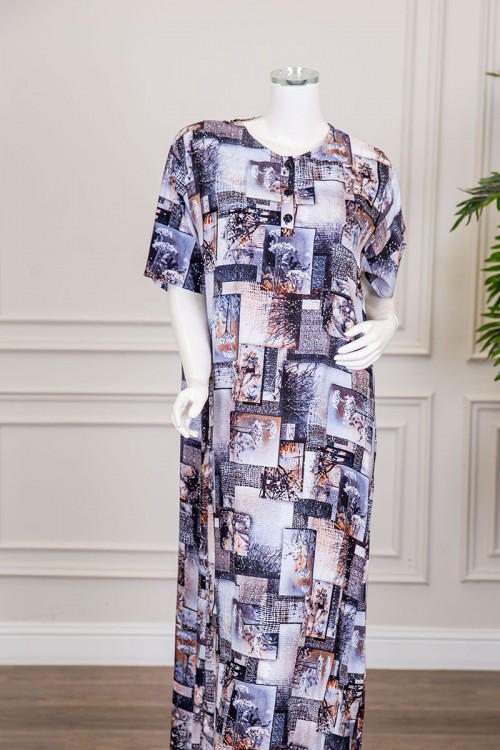 قميص نسائي طويل مزين برسومات و أشكال ملونة بفصوص ياقة دائرية بأزرار من الأمام و أكمام قصيرة