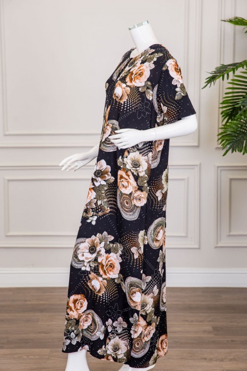 قميص نسائي طويل لون أسود مشجر مزين بفصوص ياقة دائرية بأزرار من الأمام و أكمام قصيرة