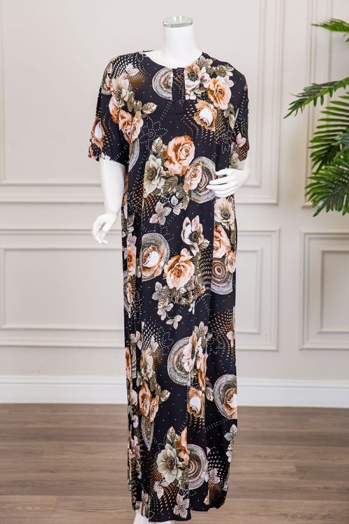 قميص نسائي طويل لون أسود مشجر مزين بفصوص ياقة دائرية بأزرار من الأمام و أكمام قصيرة